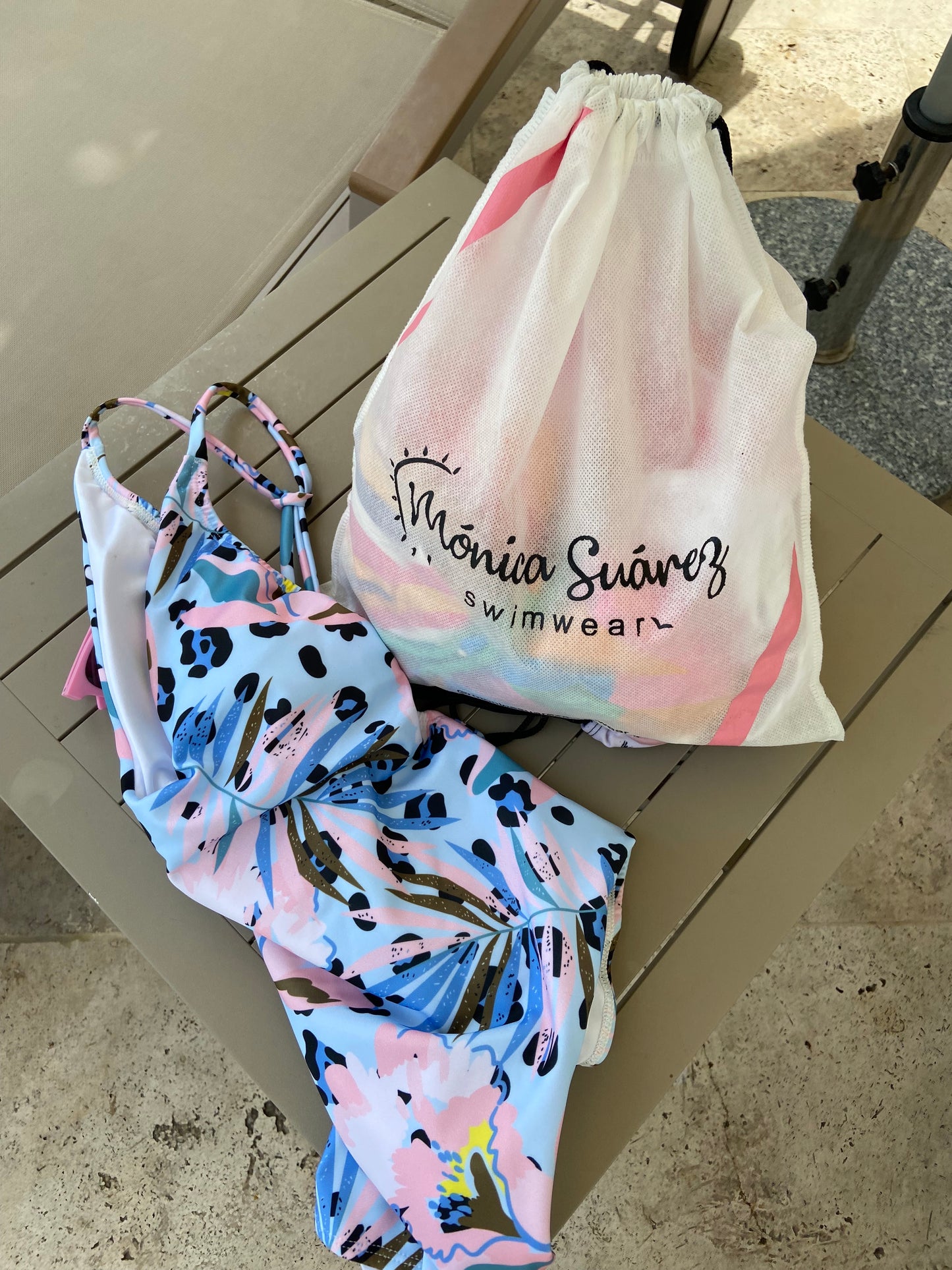 Enterizo Trazos Tropicales