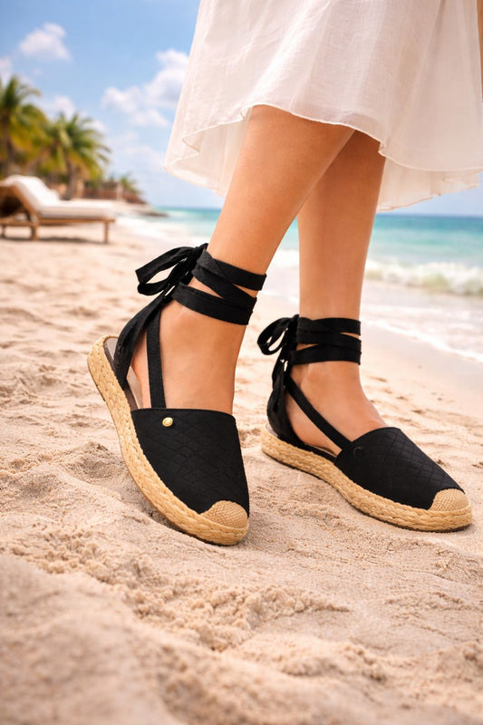 Calzado Negro trenzado